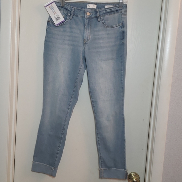 Jessica Simpson Denim - NWT  relaxed skinny crop jeans👖